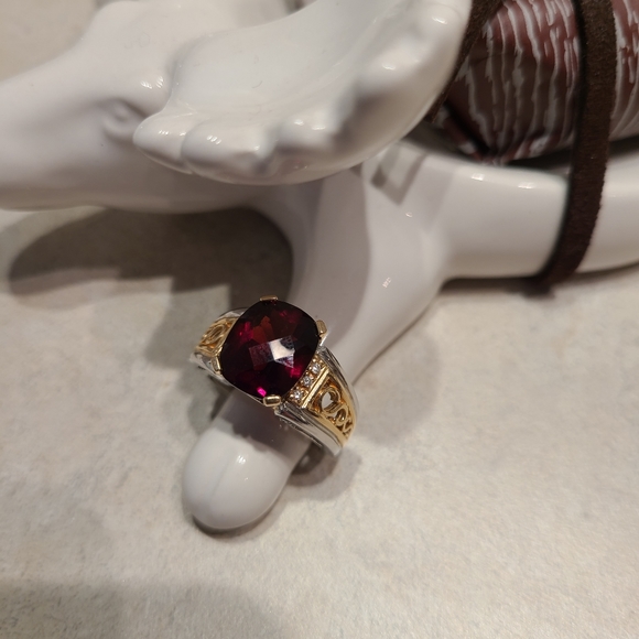14k yellow and white large garnet ring - Picture 9 of 9